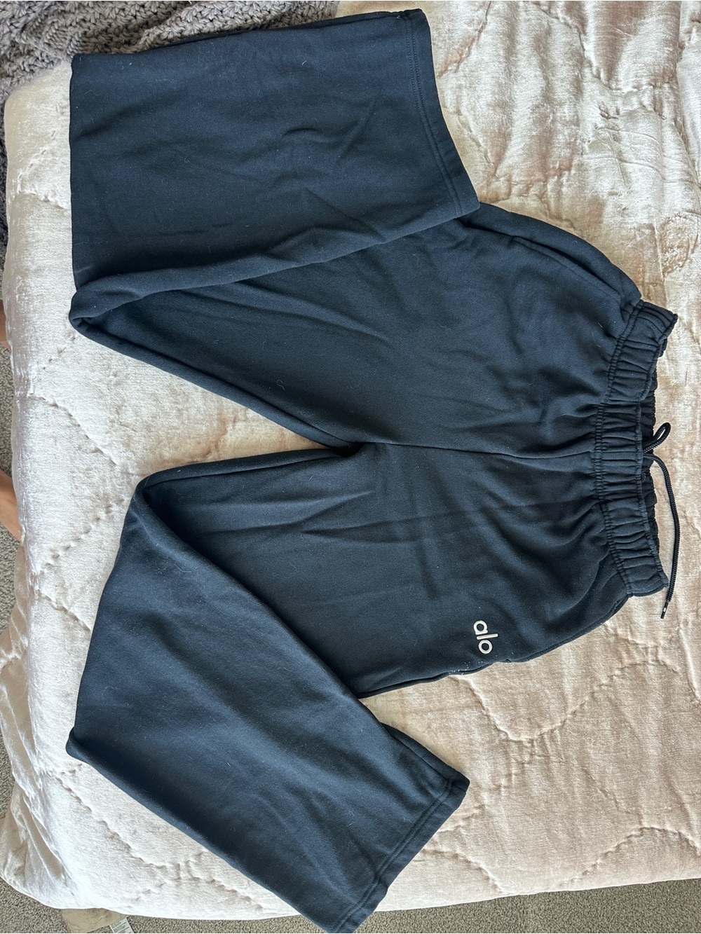 ALO Yoga Accolade Straight Leg Sweatpant Black Small - Picture 4 of 5